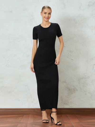 Maya | Elegant Pleated Maxi Dress for Every Occasion