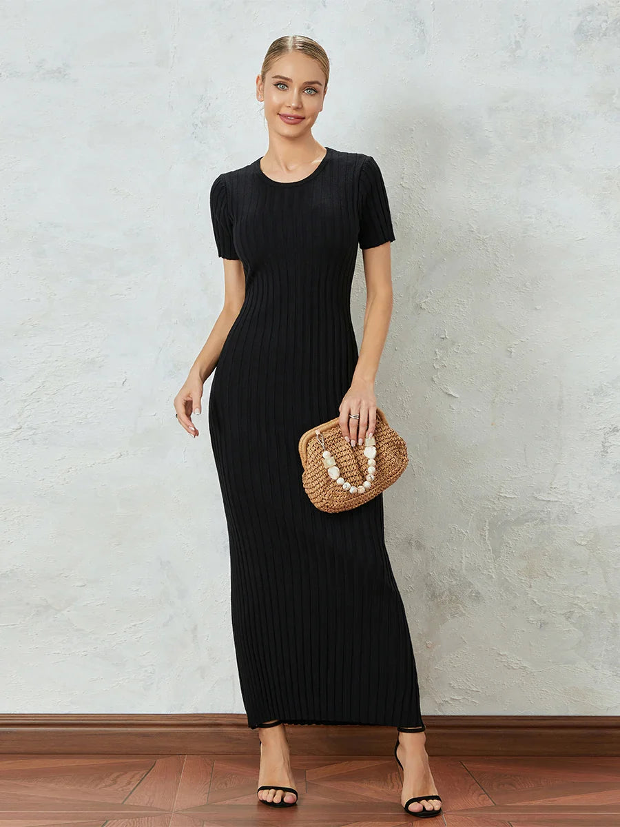 Maya | Elegant Pleated Maxi Dress for Every Occasion